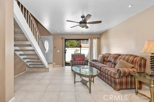 16912 Stoneglass 14, Tustin, California 92780