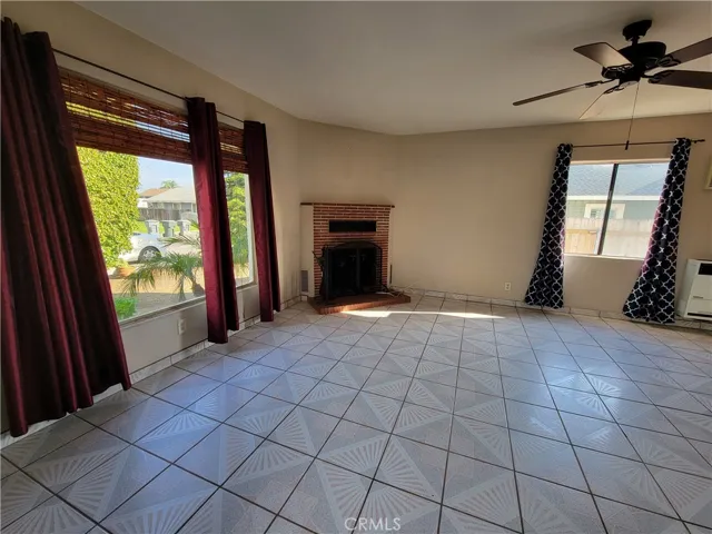 Living room before tenant occupied
