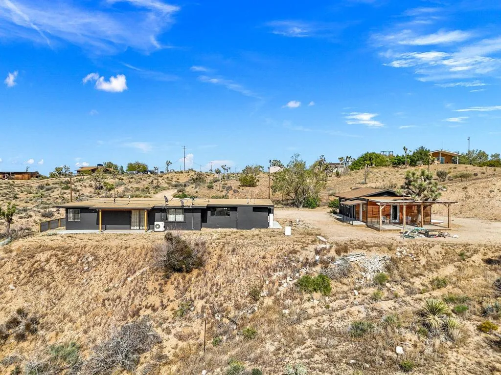56367 Scandia Lane, Yucca Valley, California 92284 home-pic-6