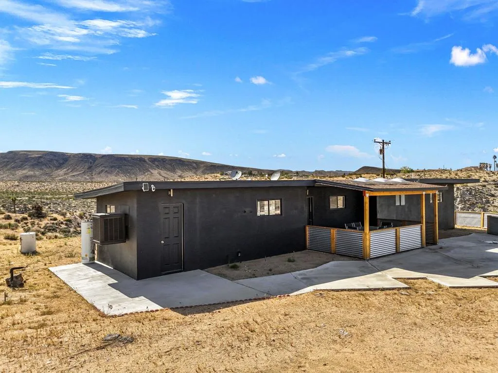 56367 Scandia Lane, Yucca Valley, California 92284 home-pic-5