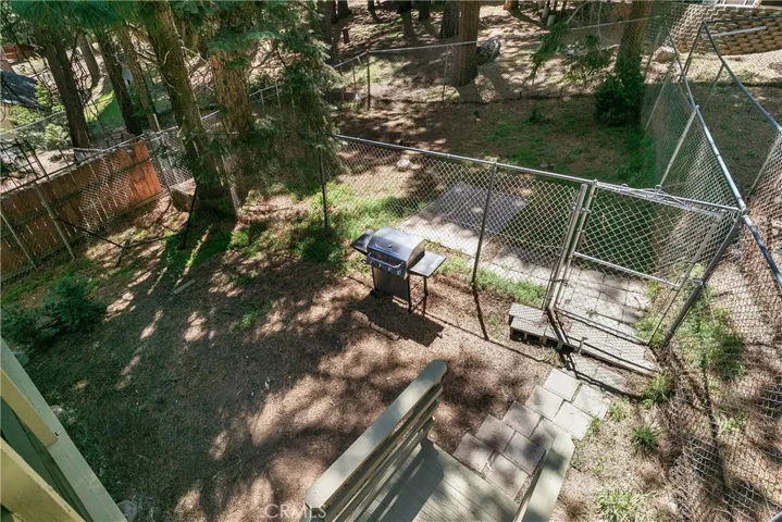 Large Fenced Yard