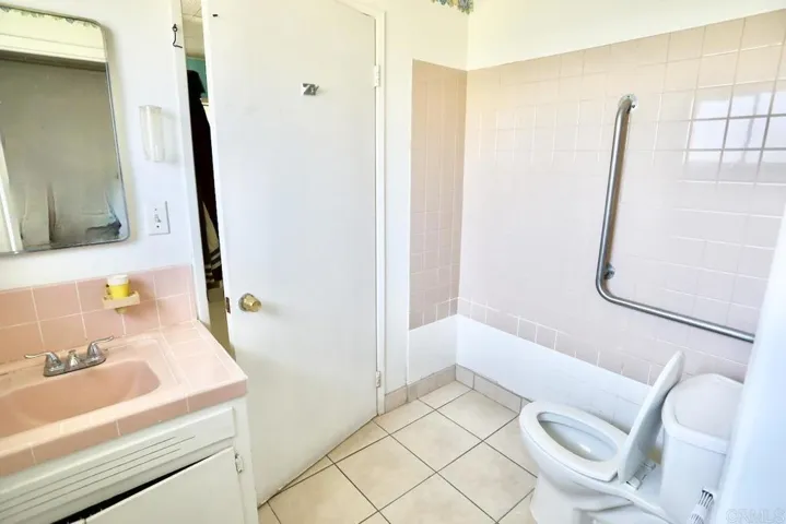 2602 N Grand Avenue, Santa Ana, California 92705