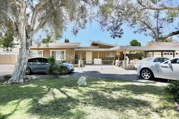 2602 N Grand Avenue, Santa Ana, California 92705