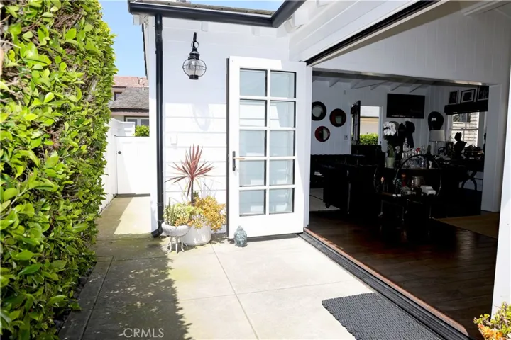105 Via Ravenna, Newport Beach, California 92663