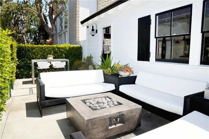 105 Via Ravenna, Newport Beach, California 92663