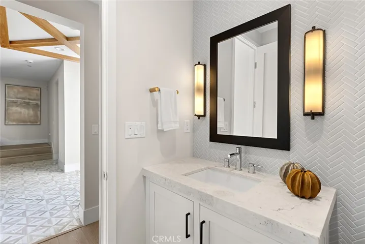 202 Via Socorro, San Clemente, California 92672