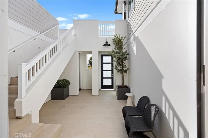 202 Via Socorro, San Clemente, California 92672
