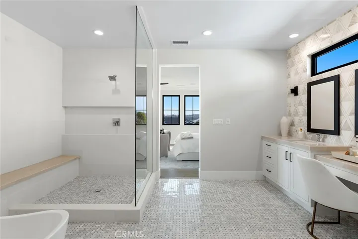 202 Via Socorro, San Clemente, California 92672