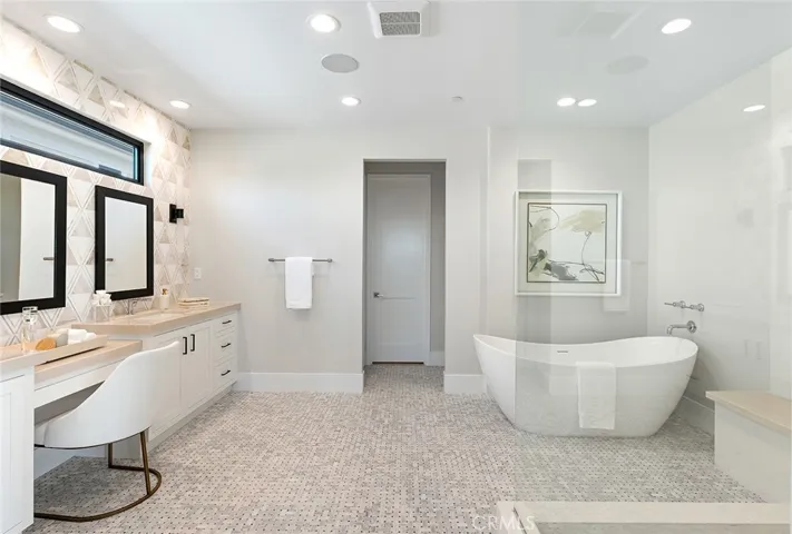202 Via Socorro, San Clemente, California 92672