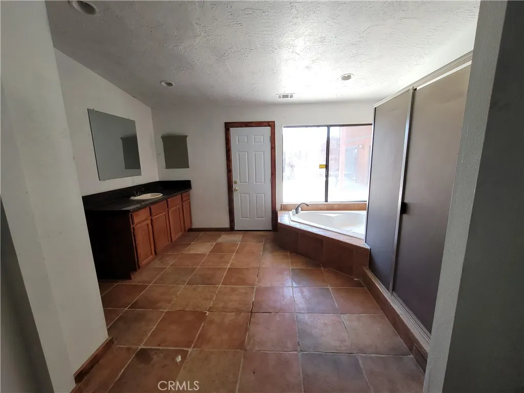 31801 Soapmine Road, Barstow, California 92311 home-pic-29