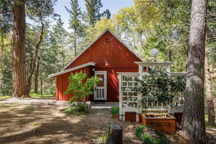 539 Acacia Drive, Crestline, California 92325