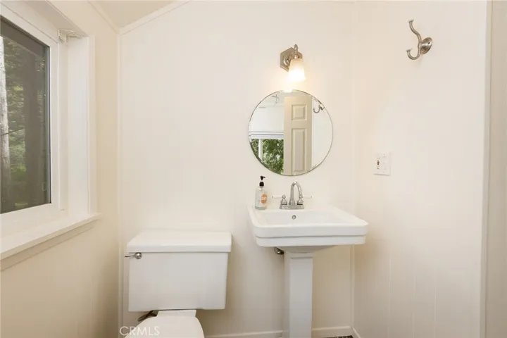 539 Acacia Drive, Crestline, California 92325