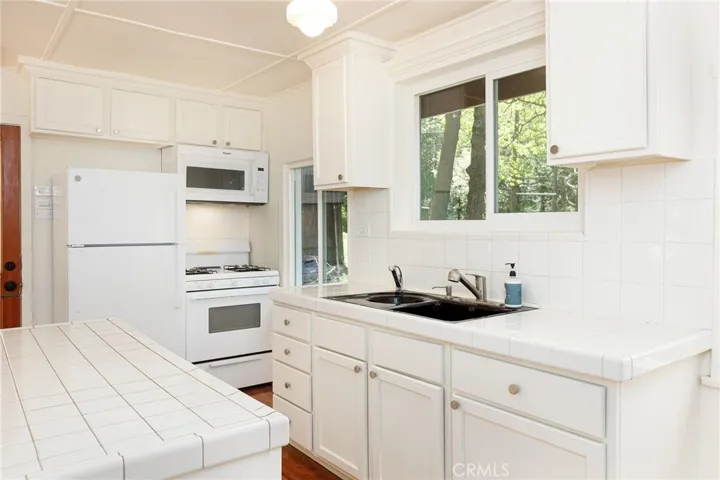 539 Acacia Drive, Crestline, California 92325
