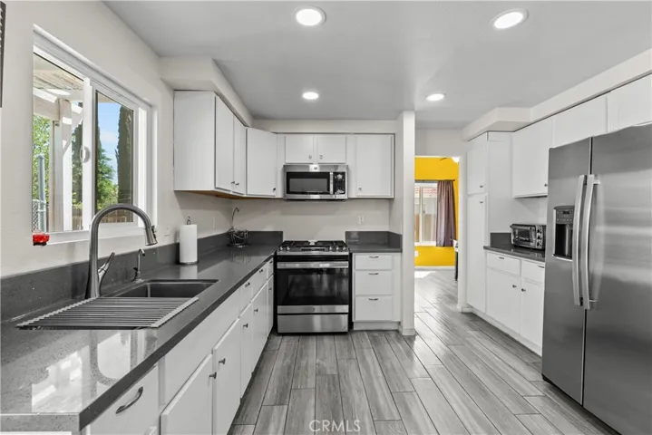 4031 E Avenue R13, Palmdale, California 93552