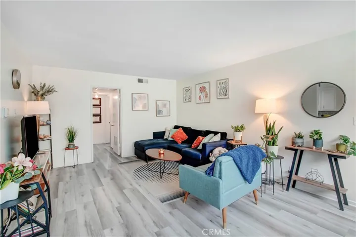 6160 Whitsett Avenue 4, North Hollywood, California 91606