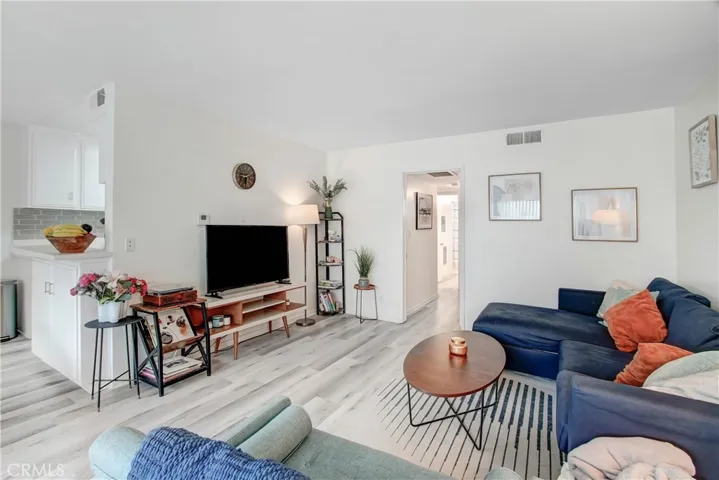 6160 Whitsett Avenue 4, North Hollywood, California 91606