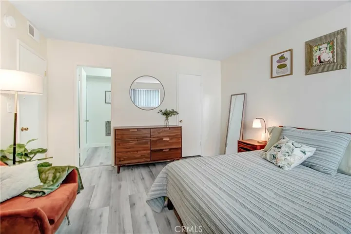 6160 Whitsett Avenue 4, North Hollywood, California 91606