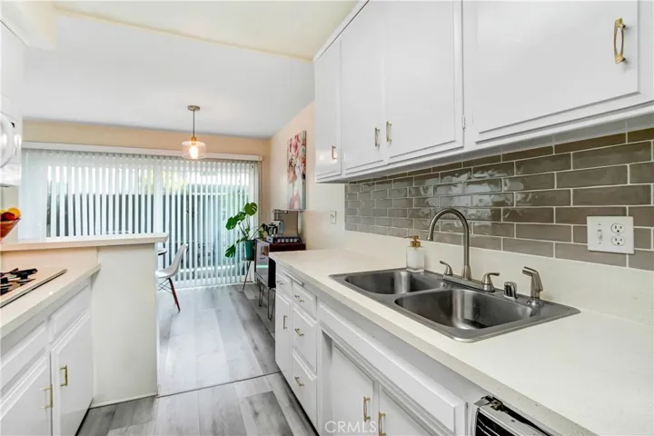 6160 Whitsett Avenue 4, North Hollywood, California 91606