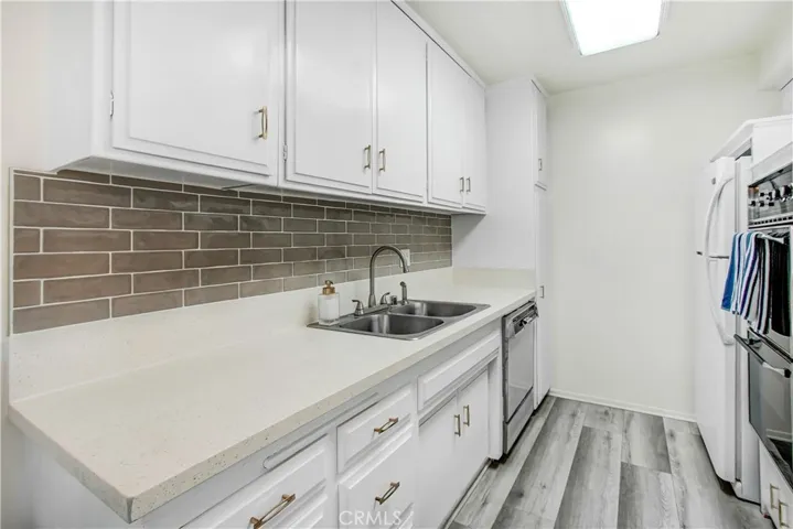 6160 Whitsett Avenue 4, North Hollywood, California 91606