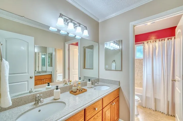 375 Lee Street, Santa Cruz, California 95060