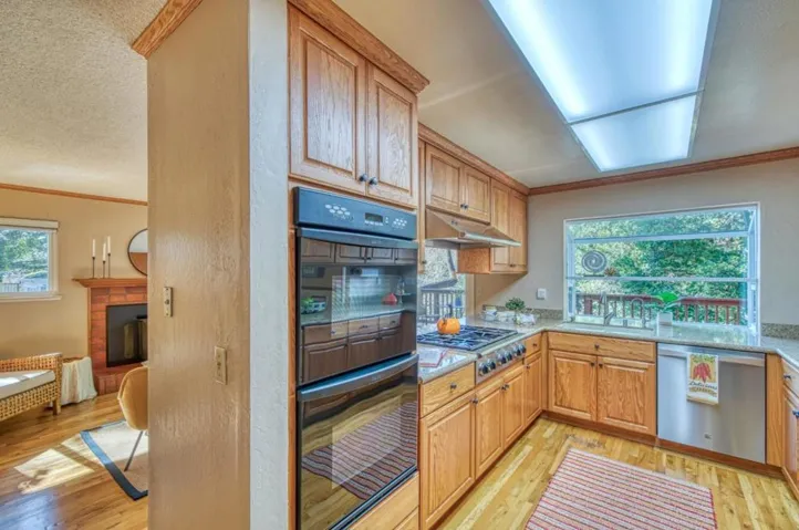 375 Lee Street, Santa Cruz, California 95060