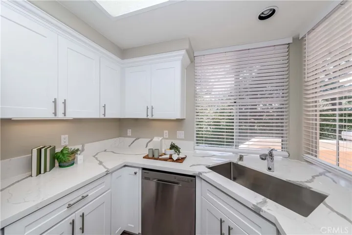 709 Solvay Aisle, Irvine, California 92606