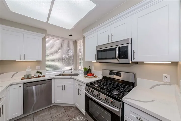 709 Solvay Aisle, Irvine, California 92606