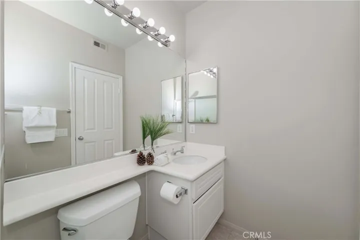 709 Solvay Aisle, Irvine, California 92606