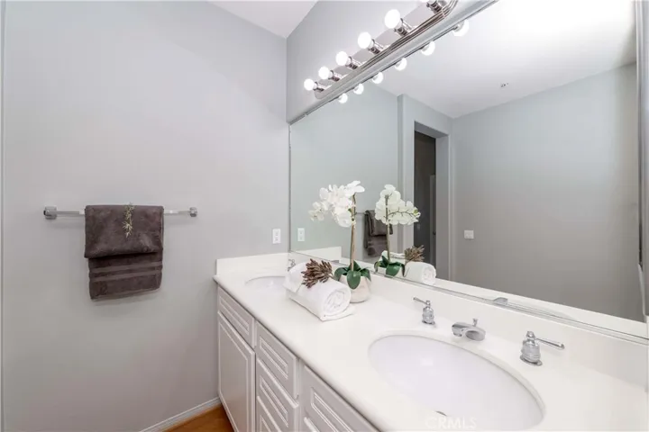 709 Solvay Aisle, Irvine, California 92606
