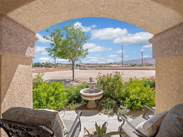 10180 Deep Creek, Apple Valley, California 92308