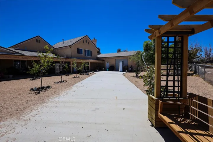 10180 Deep Creek, Apple Valley, California 92308