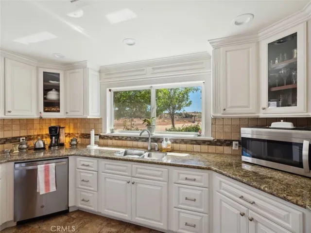 10180 Deep Creek, Apple Valley, California 92308