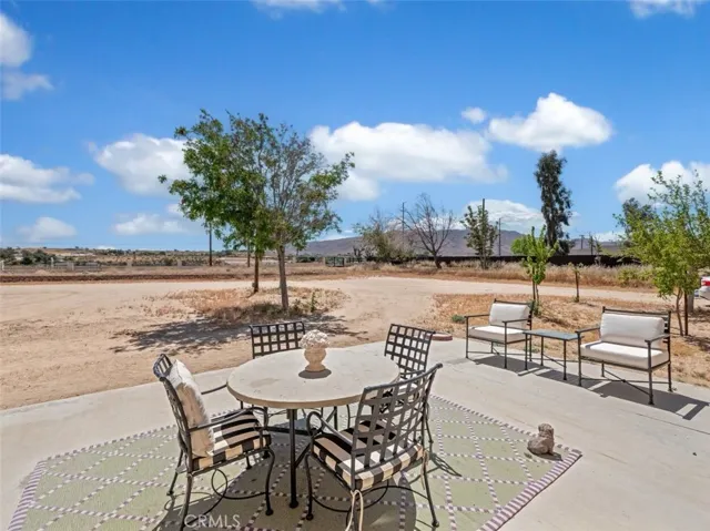 10180 Deep Creek, Apple Valley, California 92308
