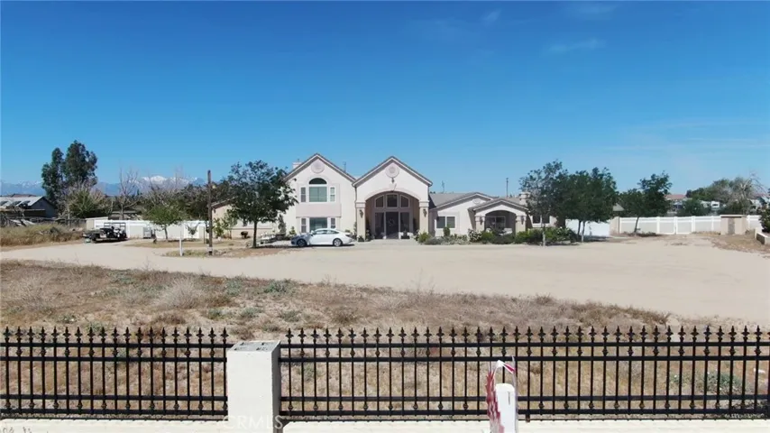 10180 Deep Creek, Apple Valley, California 92308