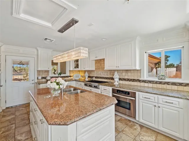 10180 Deep Creek, Apple Valley, California 92308