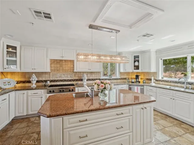 10180 Deep Creek, Apple Valley, California 92308