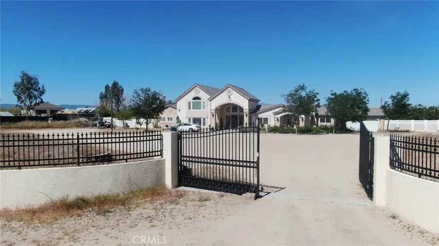 10180 Deep Creek, Apple Valley, California 92308