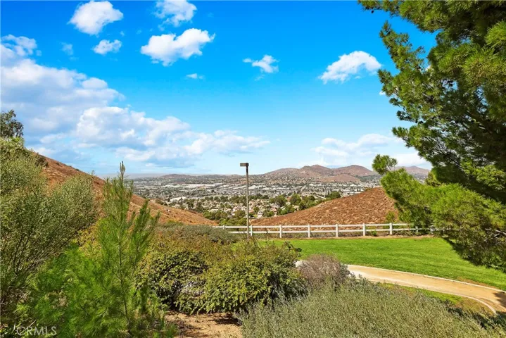 16501 Creekside Road, Riverside, California 92503