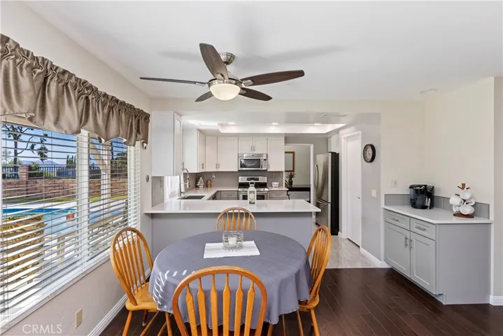 Dining Area & Kitchen