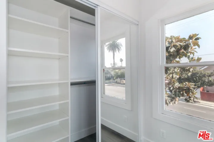 2301 W 30th Street, Los Angeles, California 90018