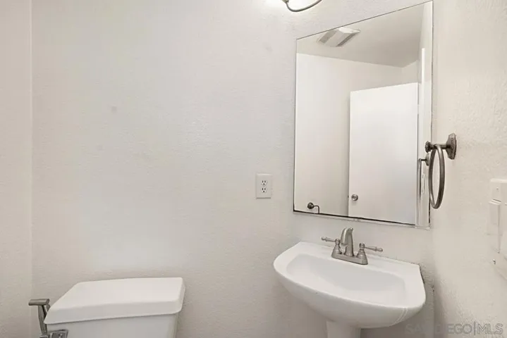 11849 Spruce Run Dr B, San Diego, California 92131