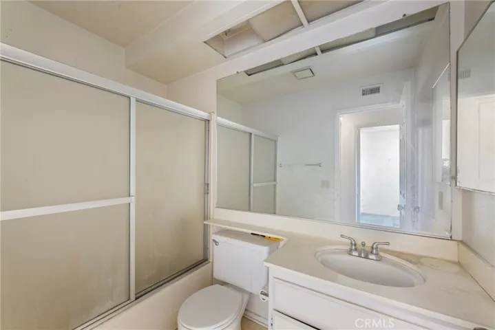 Upstairs hallway bathroom