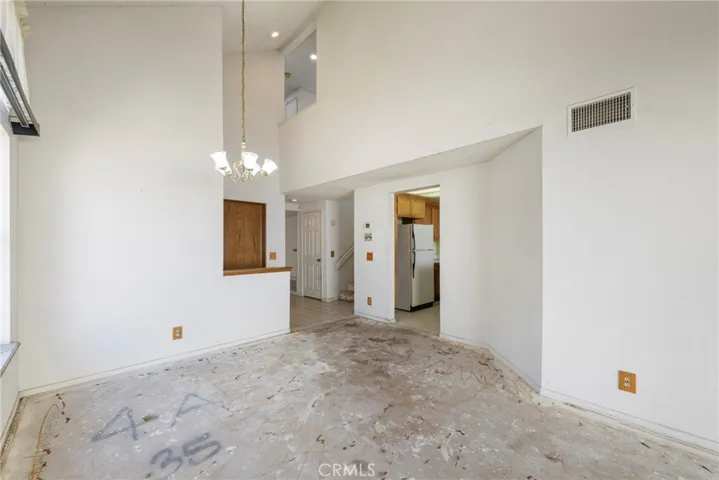 Dining room with access to the kitchen.