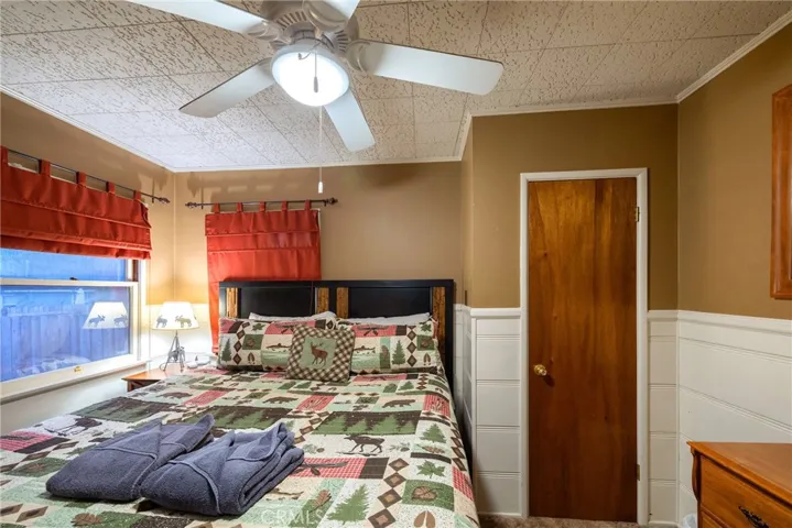 211 W Sherwood Boulevard, Big Bear City, California 92314
