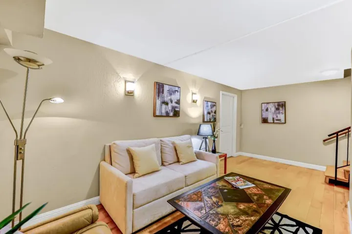 142 Sand Hill Circle, Menlo Park, California 94025