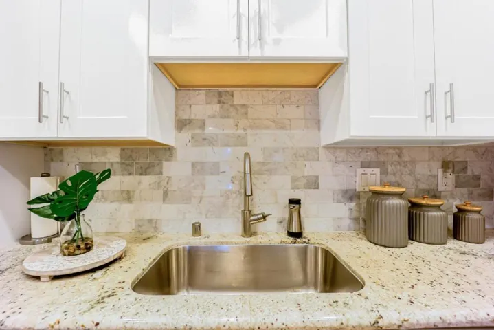 142 Sand Hill Circle, Menlo Park, California 94025