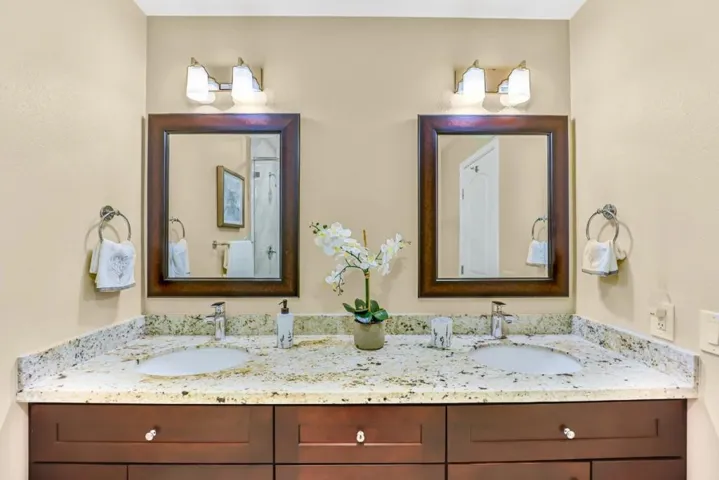 142 Sand Hill Circle, Menlo Park, California 94025