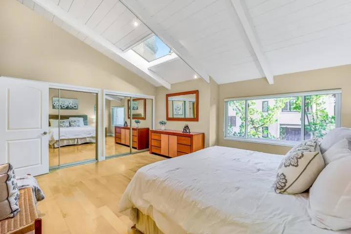 142 Sand Hill Circle, Menlo Park, California 94025