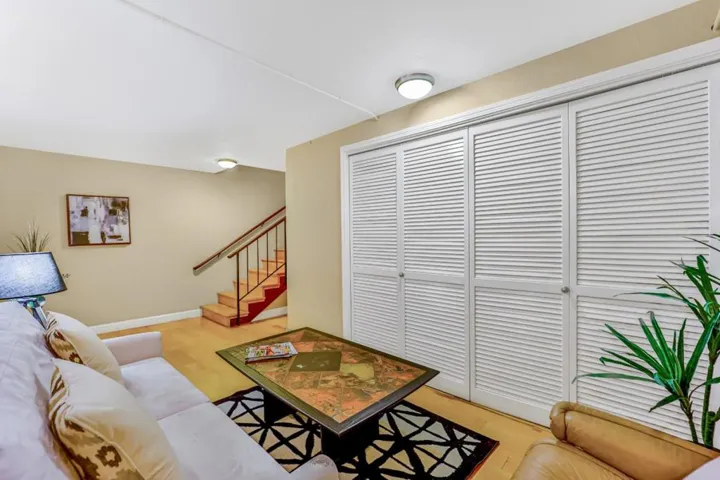 142 Sand Hill Circle, Menlo Park, California 94025