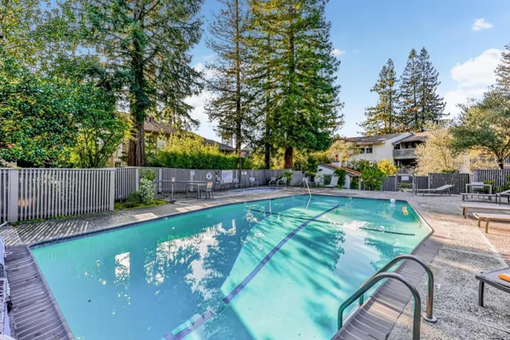 142 Sand Hill Circle, Menlo Park, California 94025